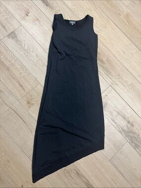 Neiman Marcus Black / grey Sleeveless Asymmetric Hem Midi Dress